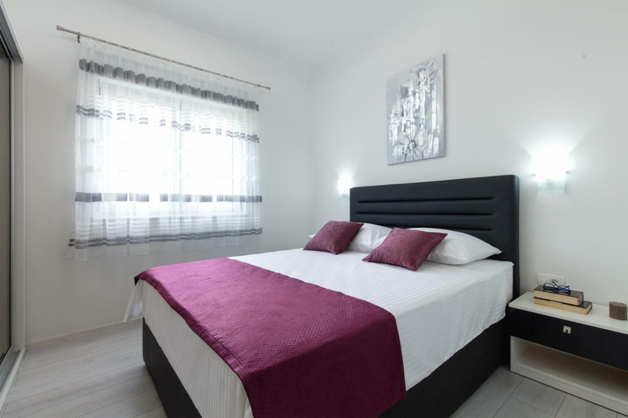 Villa Apartments Kordic Kaštela エクステリア 写真