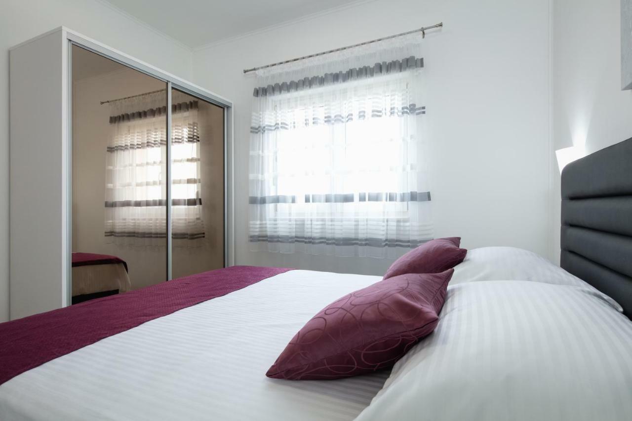 Villa Apartments Kordic Kaštela エクステリア 写真