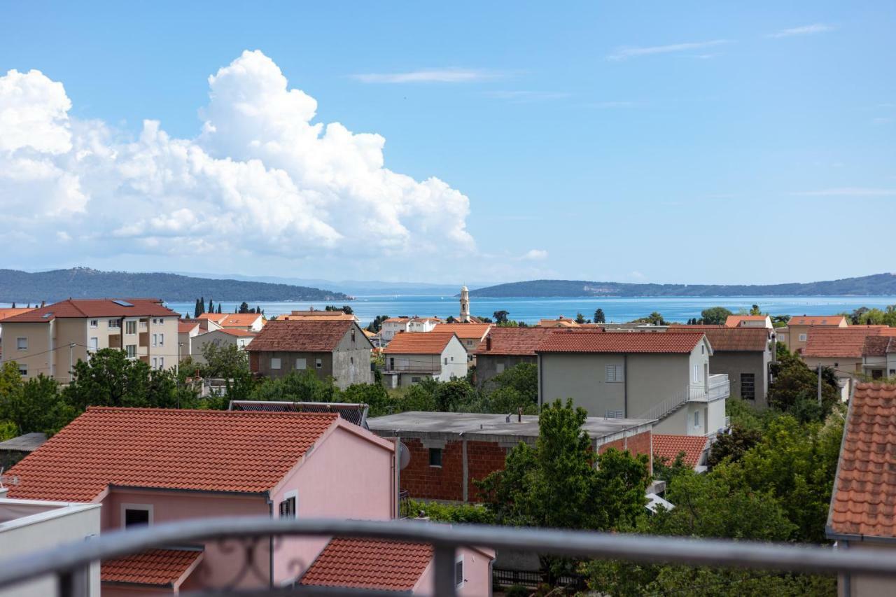 Villa Apartments Kordic Kaštela エクステリア 写真