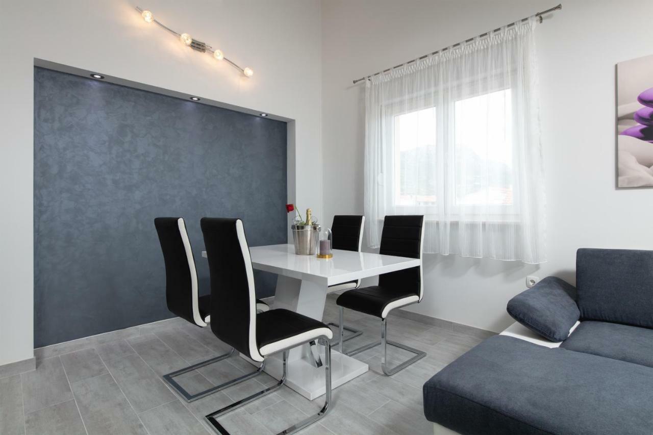 Villa Apartments Kordic Kaštela エクステリア 写真