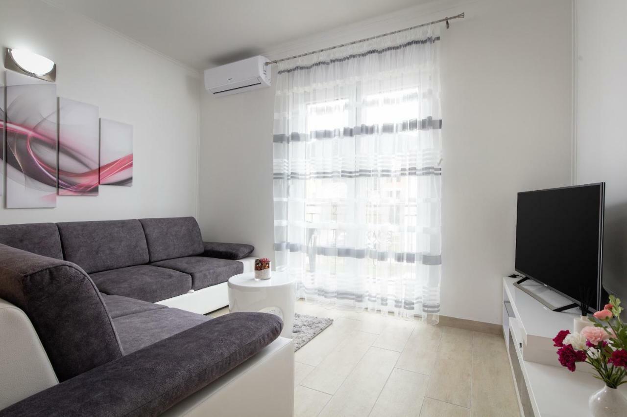 Villa Apartments Kordic Kaštela エクステリア 写真
