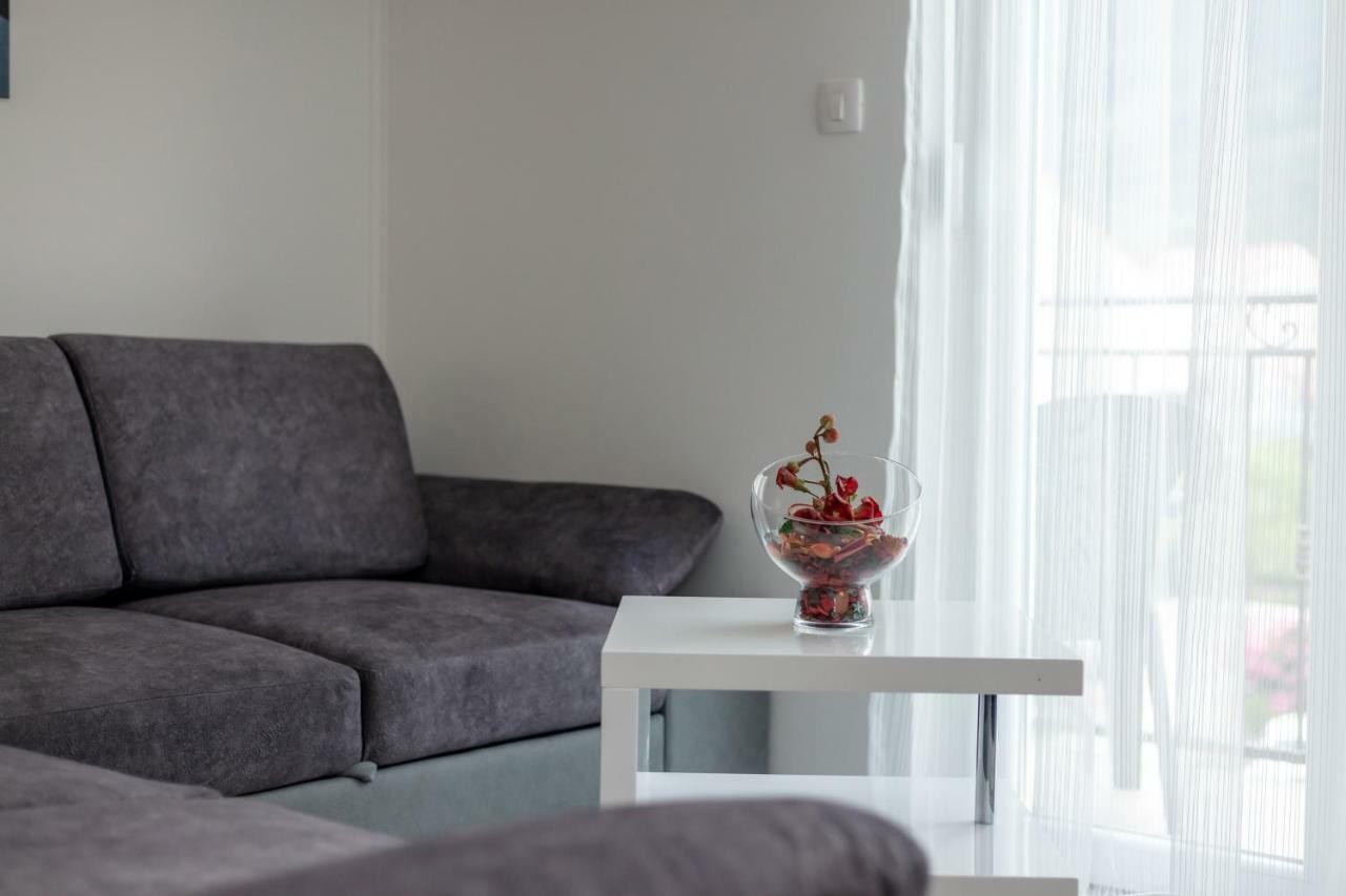 Villa Apartments Kordic Kaštela エクステリア 写真