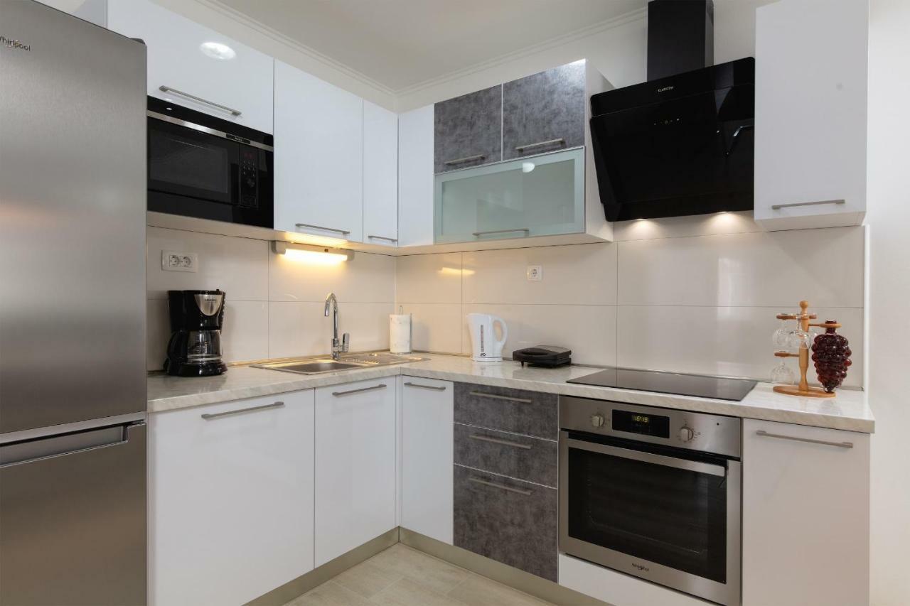 Villa Apartments Kordic Kaštela エクステリア 写真