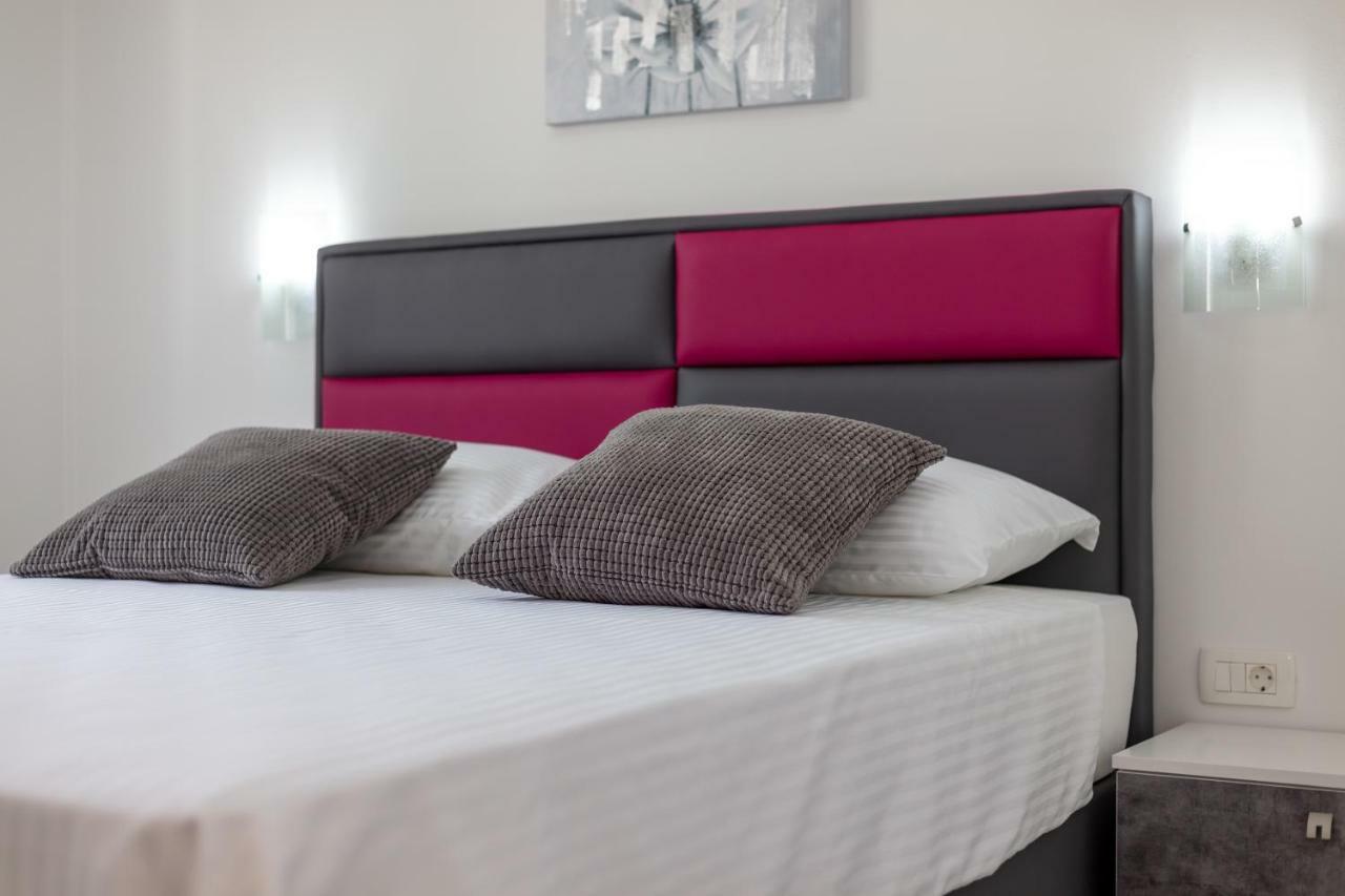 Villa Apartments Kordic Kaštela エクステリア 写真