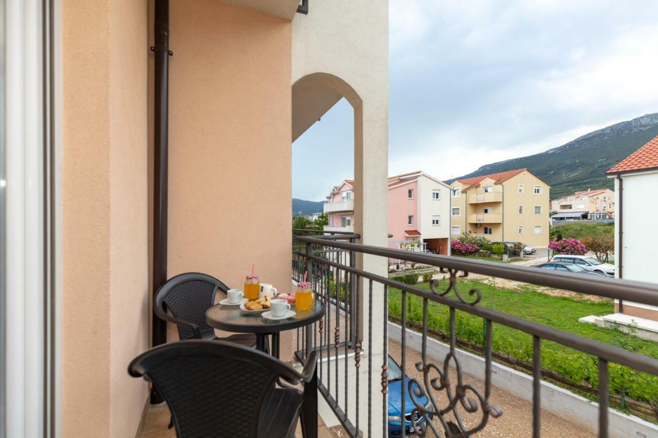 Villa Apartments Kordic Kaštela エクステリア 写真