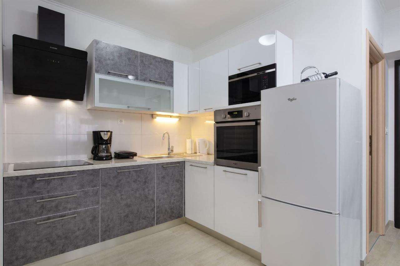 Villa Apartments Kordic Kaštela エクステリア 写真